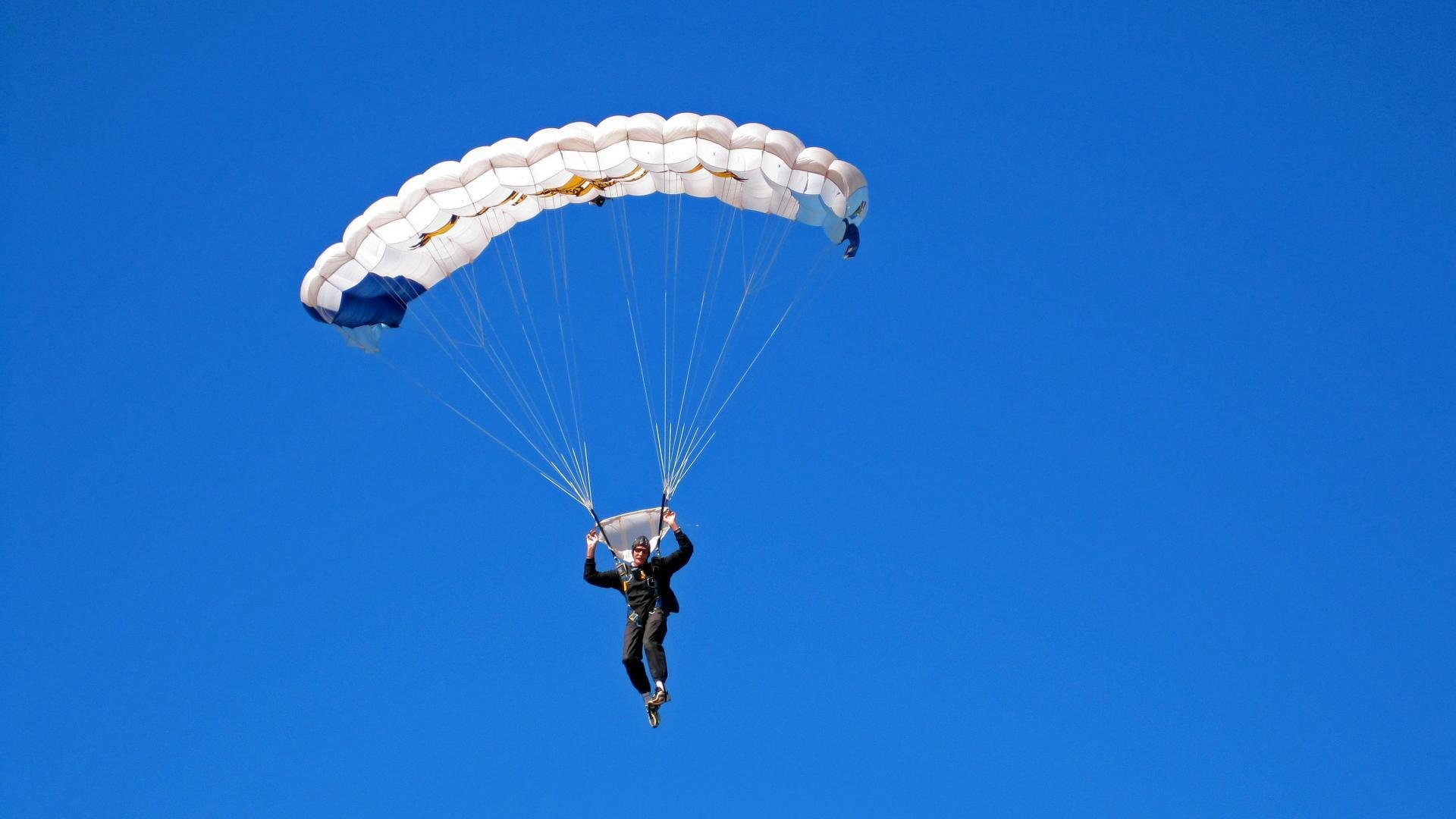 爱游戏真人体育娱乐-中国足球产业政策持续优化，激发市场活力，中国足球产业链