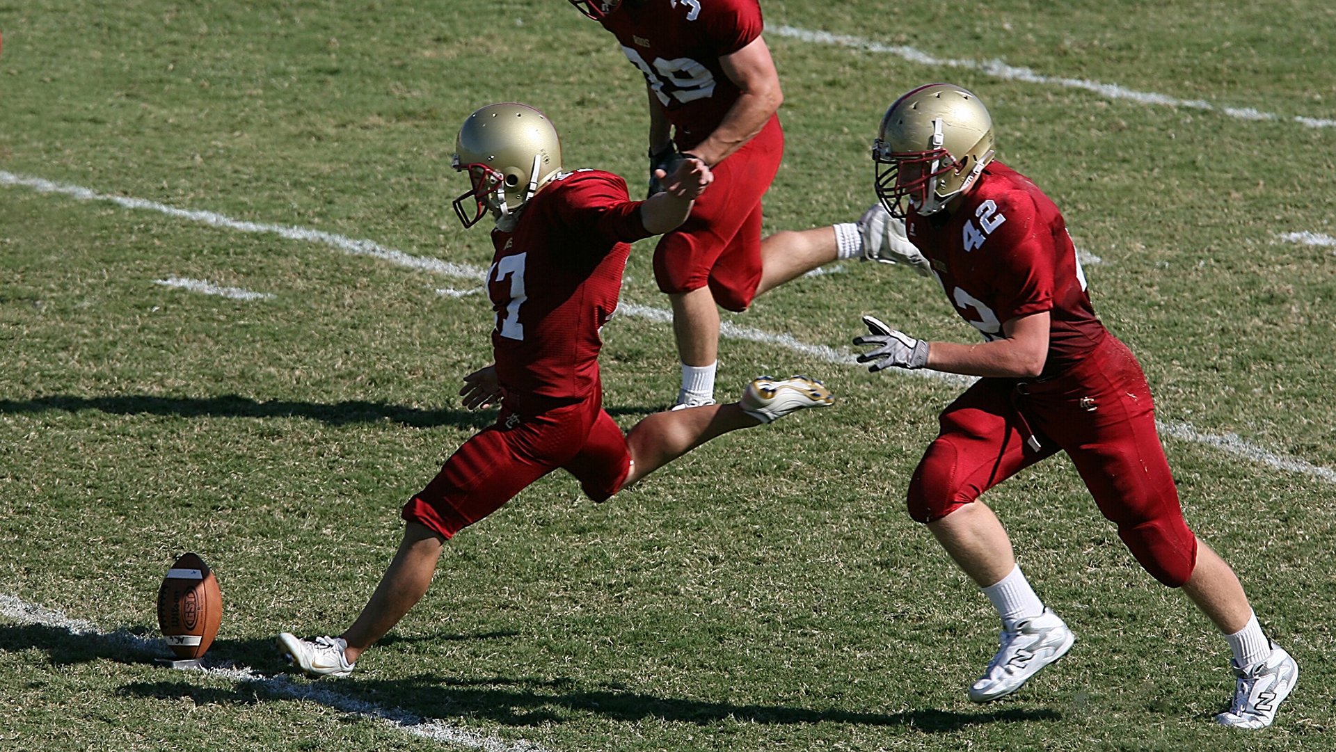 李钦诚在“湾区杯”围棋大棋士赛中表现抢眼，棋手李钦诚