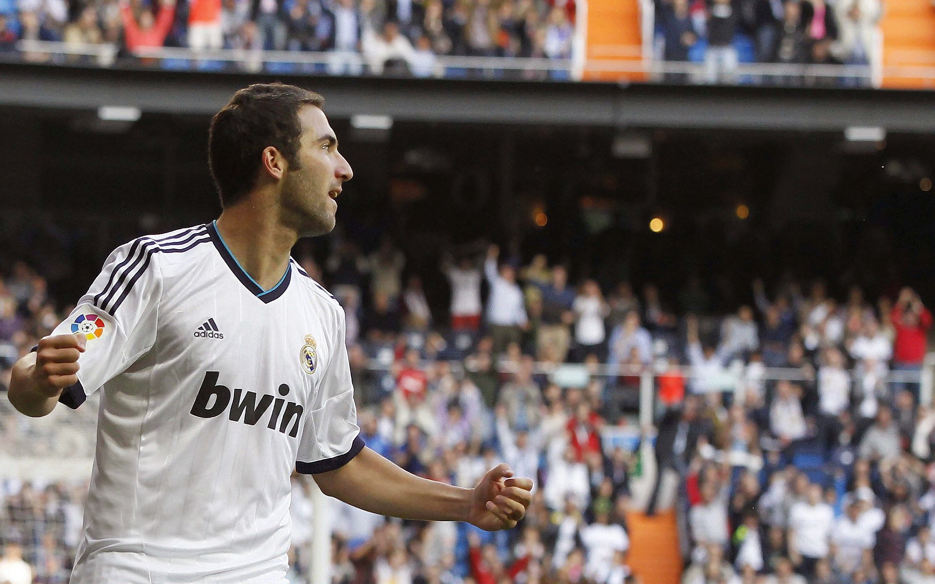 爱游戏体育官网-西甲球队纷纷升级训练设施，提升竞技水平，西甲俱乐部球队